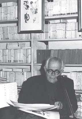 7 Roma 1981, Libreria Remo Croce, Mons. Ennio Francia presenta le acqueforti di Guadagnuolo.jpg